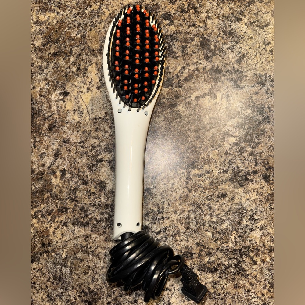 White and Black Hair Straightening Brush